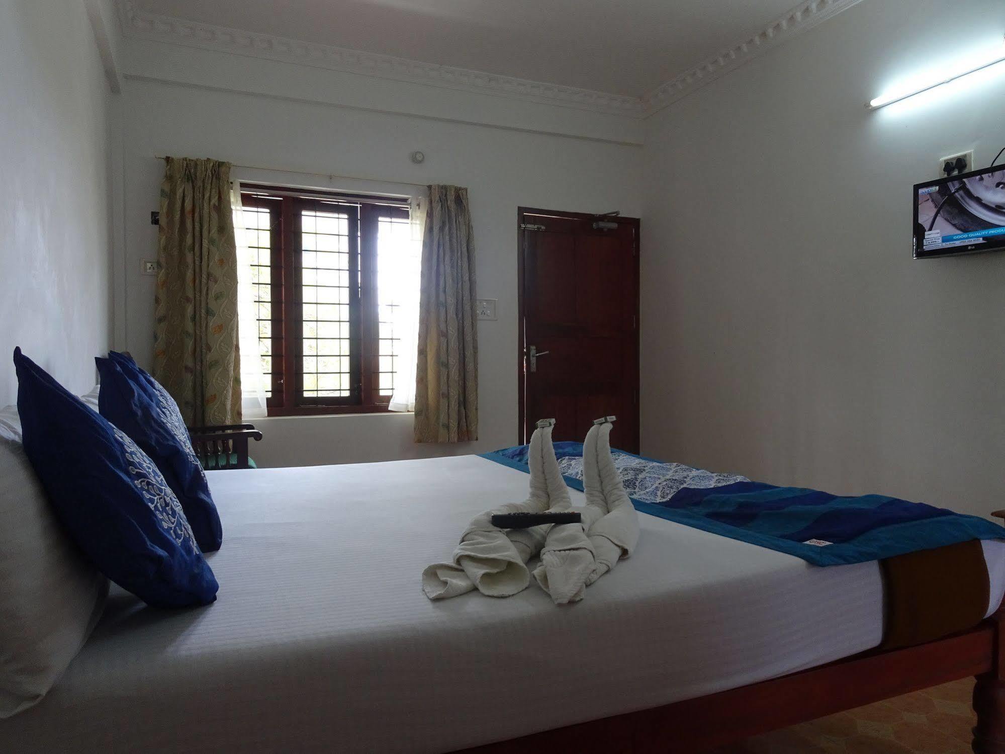 Bed and Breakfast Cosy Regency Alappuzha Exteriér fotografie